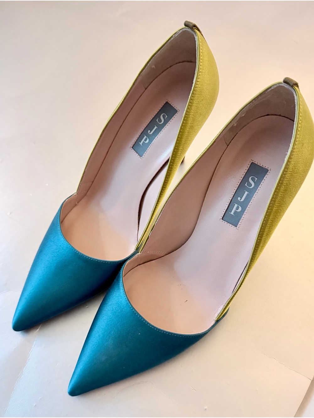 SJP by Sarah Jessica Parker Teal and Yellow Pointed-Toe Pumps size 38 Never Worn